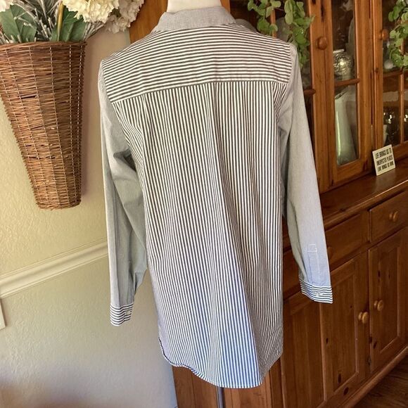 J Jill Black & White Striped Button Down Long Sleeve Shirt Size Medium - Picture 4 of 12